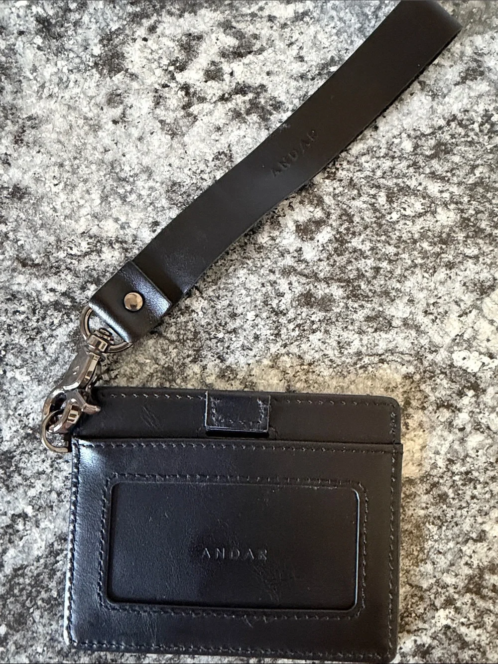 Andar Black Leather Wristlet Card Holder